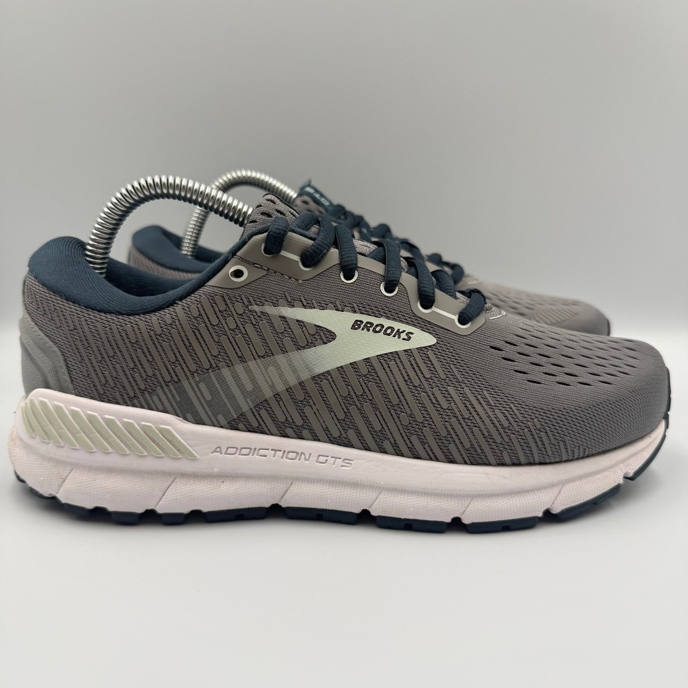 Brooks Addiction GTS 15 Women's Size 8 Wide Grey Running Shoes Athletic Sneakers